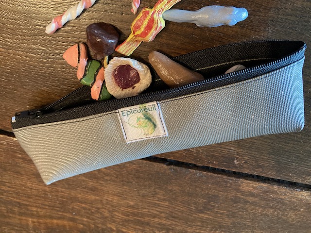 Trousses "Les essentielles" - Taupe pailleté avec zip blanc